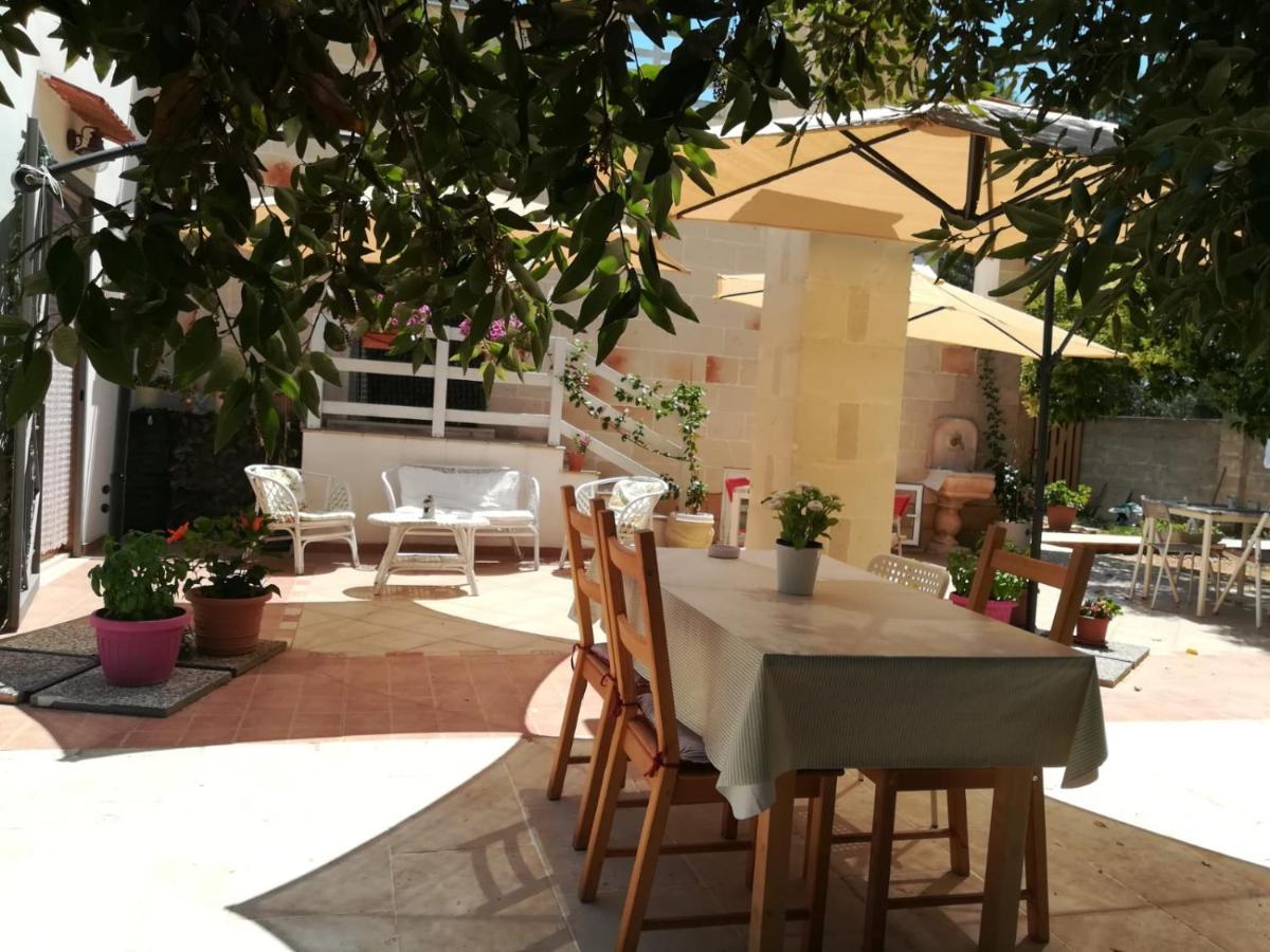 Bed and Breakfast Antico Casale Il Sambuco Manduria Exterior foto